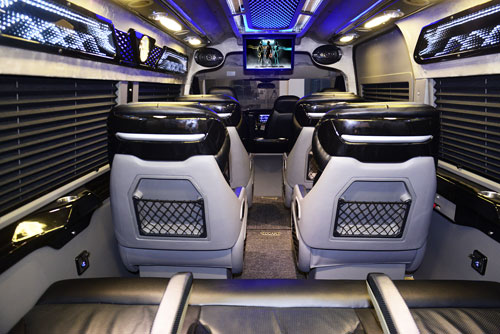 DCar X - limousine cao cấp phiên bản giới hạn tại Việt Nam